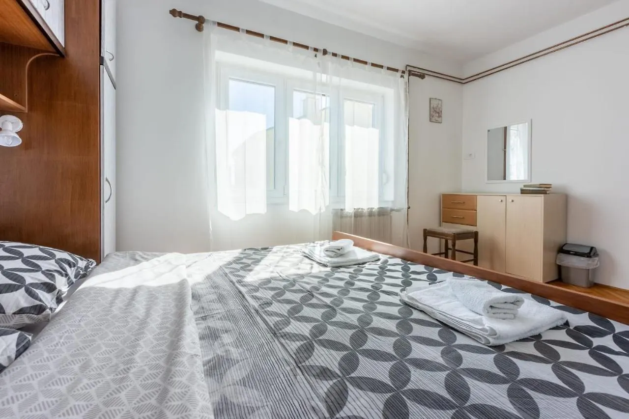 Apartment Tus A2 Crikvenica