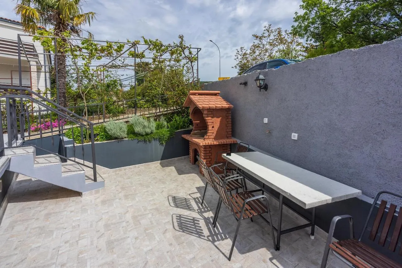 Apartment Tus A2 Crikvenica